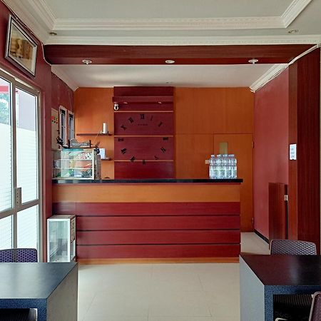 Oyo 92098 Kost Orange Syariah Hotell Makassar Eksteriør bilde