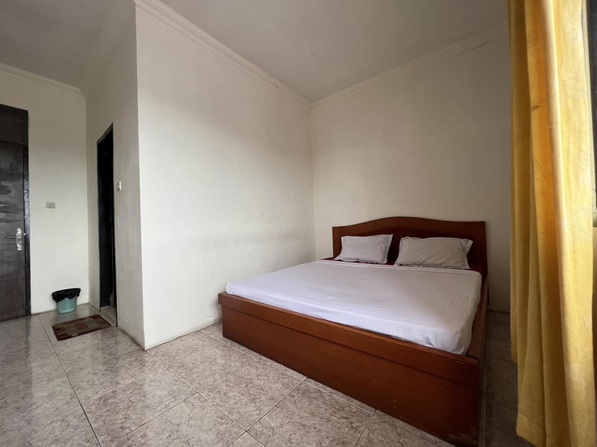 Oyo 92098 Kost Orange Syariah Hotell Makassar Eksteriør bilde