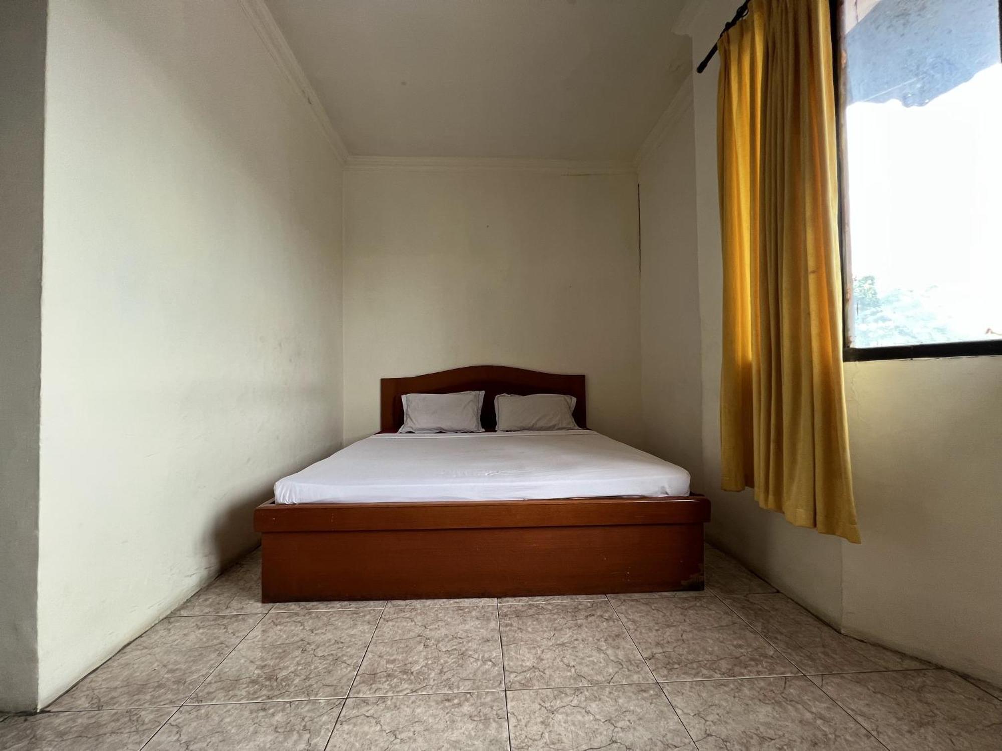 Oyo 92098 Kost Orange Syariah Hotell Makassar Eksteriør bilde